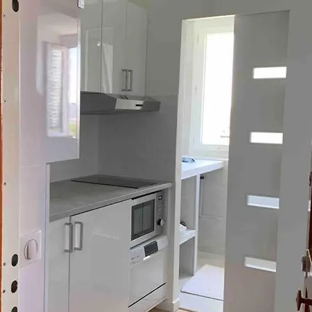 Studio Flat By The Seine River Appartamento Parigi